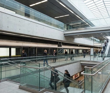 Core Requirements of Railing Systems for Retail & Showroom Environments